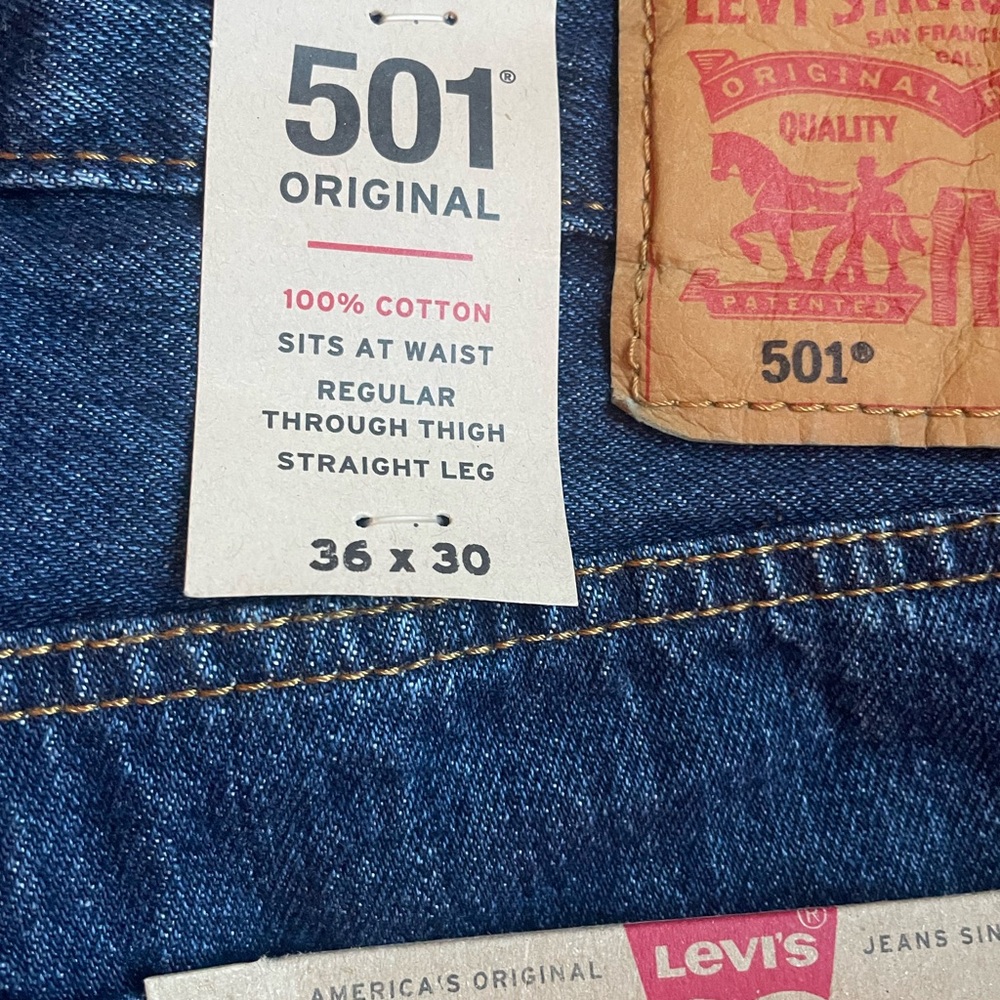 Levi's Men's Blue 501 Original Jeans - Picture 4 of 5